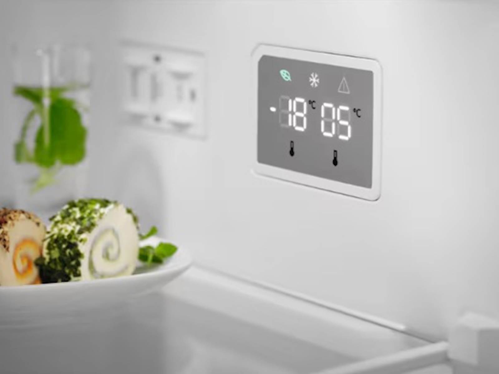 Frižider ELECTROLUX sa zamrzivačem LNT5ME36U1
